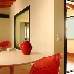 indisparte-suites.it-lombardy.com/